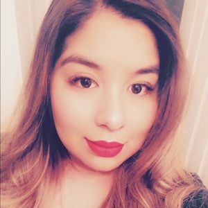 Meet your Posher, Adriana